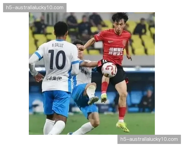 青岛西海岸主场作战能力不足，三场失利均发生在自己主场